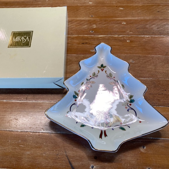 Mikasa Holiday Elegance Tree Dish - Picture 2 of 5